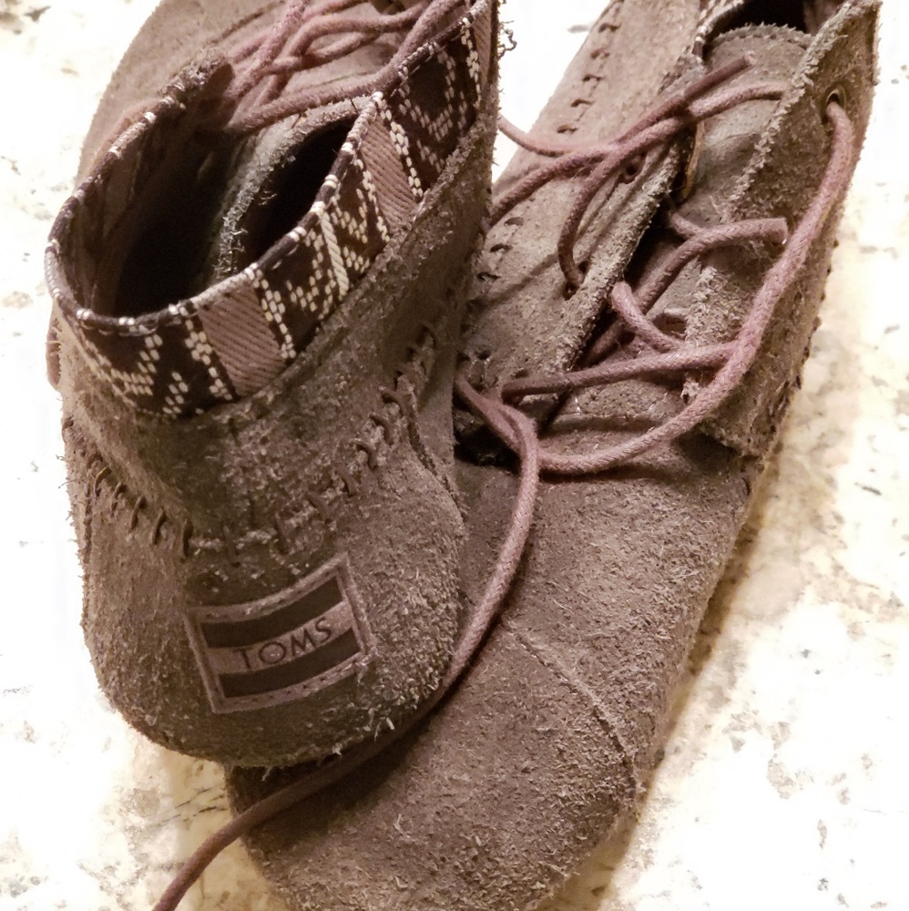 Toms